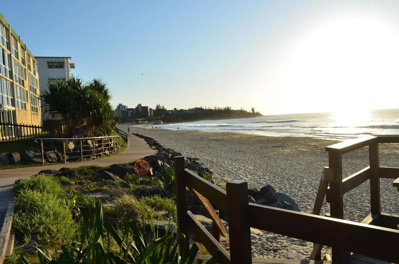 Pandanus Shores Kings Beach Калаундра